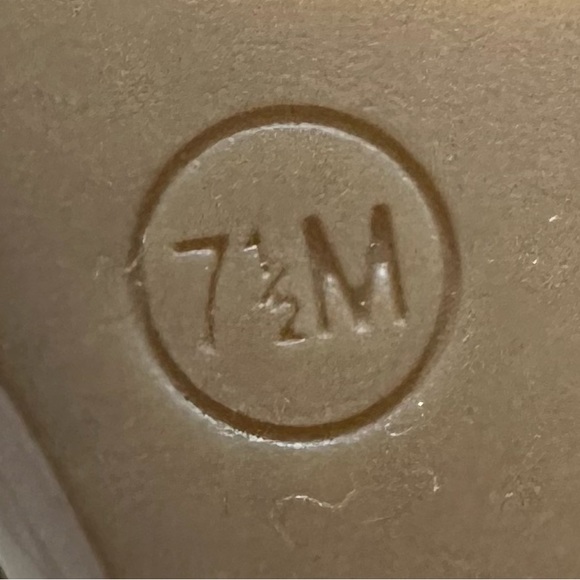 Nine West nude heel with ankle strap, size 7.5 - Picture 6 of 6